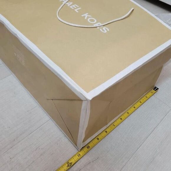 MICHAEL KORS Empty Paper Beige Shopping Gift Bag Rope Handles with Tissues - Picture 7 of 10